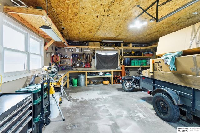 905 Hopkins Drive, Bellevue, NE 68005