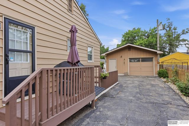 905 Hopkins Drive, Bellevue, NE 68005