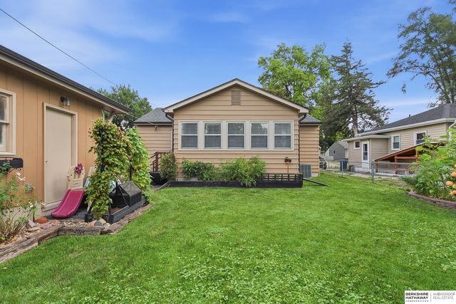 905 Hopkins Drive, Bellevue, NE 68005