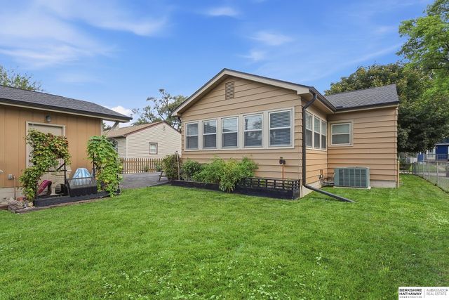905 Hopkins Drive, Bellevue, NE 68005