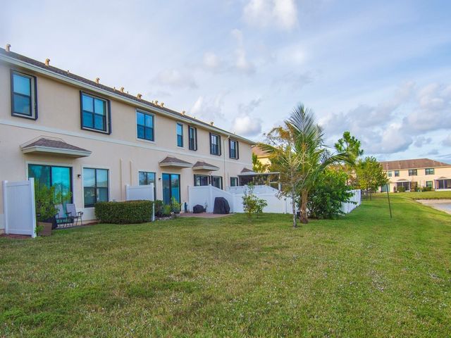 886 S Verona Trace Drive, Vero Beach, FL 32966