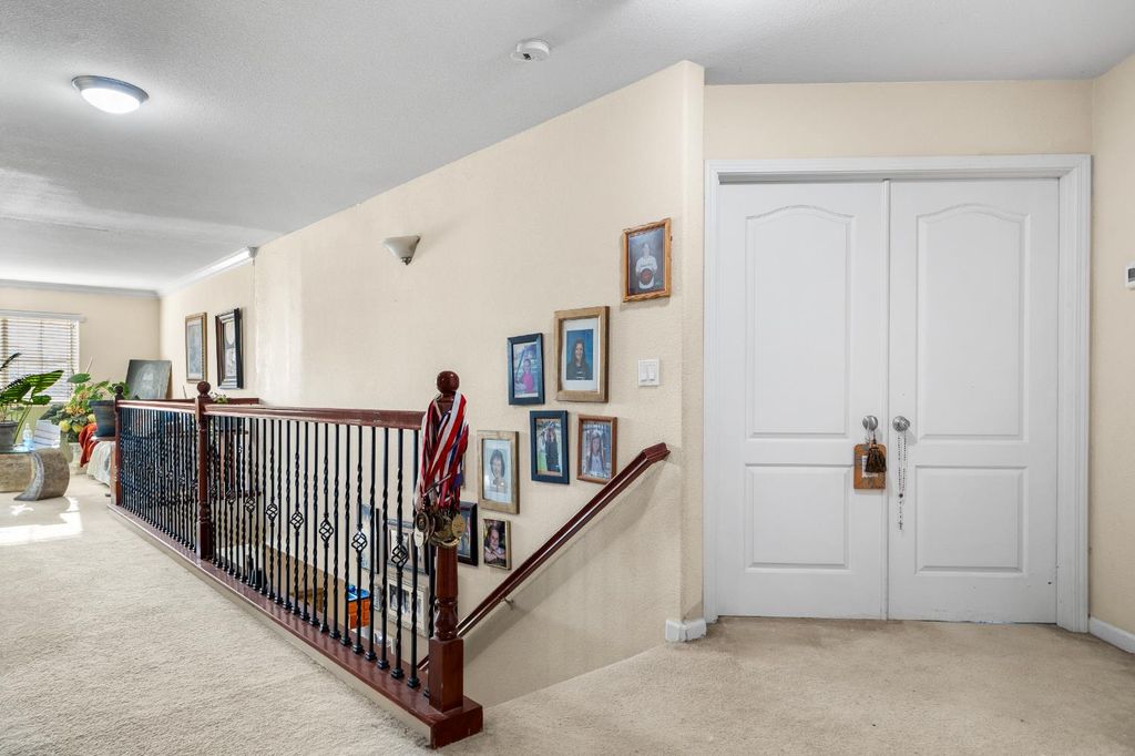Image 20 of property listing at 512 Peach Drive, Chowchilla, CA 93610