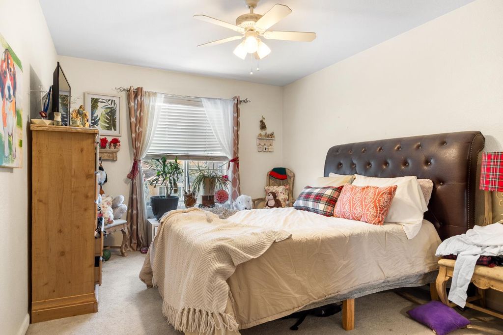 Image 22 of property listing at 512 Peach Drive, Chowchilla, CA 93610