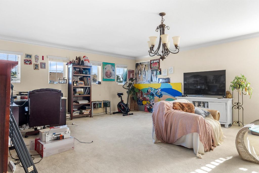 Image 24 of property listing at 512 Peach Drive, Chowchilla, CA 93610