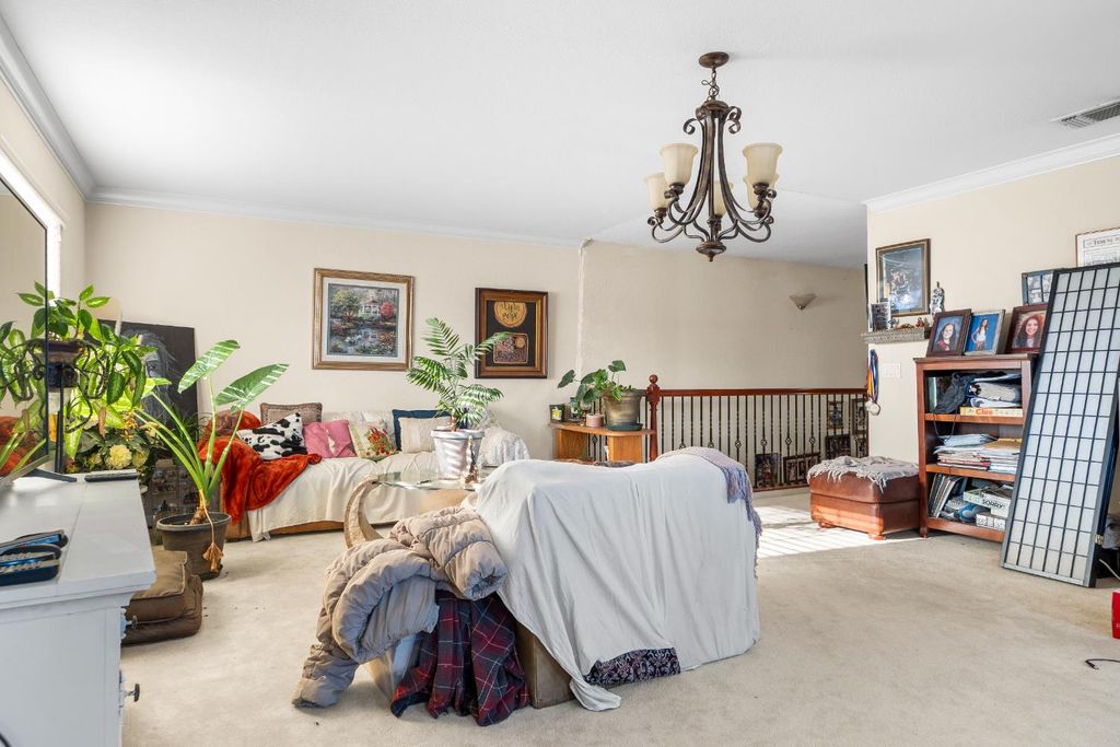 Image 25 of property listing at 512 Peach Drive, Chowchilla, CA 93610