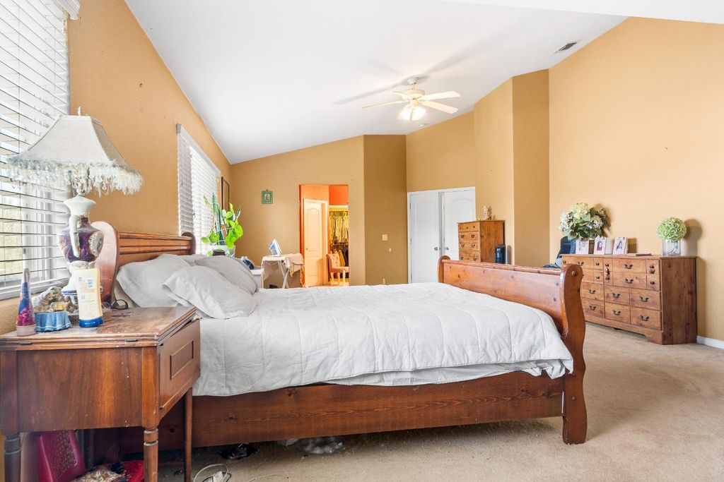 Image 31 of property listing at 512 Peach Drive, Chowchilla, CA 93610