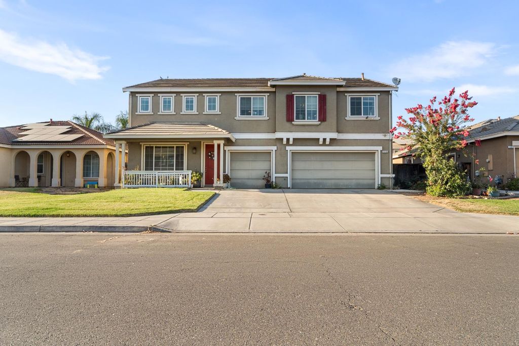 Image 4 of property listing at 512 Peach Drive, Chowchilla, CA 93610
