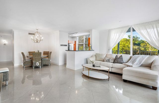 700 E Boynton Beach Boulevard 202, Boynton Beach, FL 33435