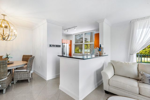 700 E Boynton Beach Boulevard 202, Boynton Beach, FL 33435