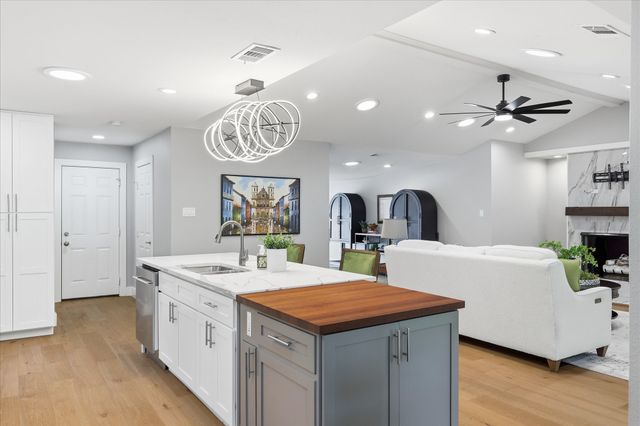 6722 Kingsbury Drive, Dallas, TX 75231