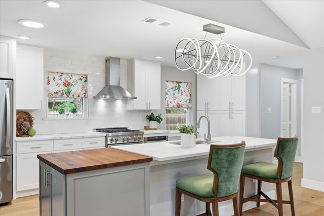 6722 Kingsbury Drive, Dallas, TX 75231