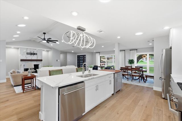 6722 Kingsbury Drive, Dallas, TX 75231