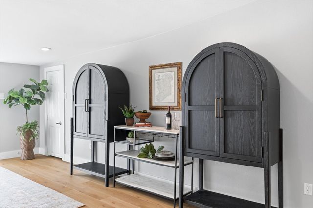 6722 Kingsbury Drive, Dallas, TX 75231