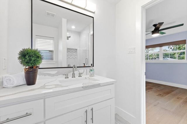 6722 Kingsbury Drive, Dallas, TX 75231