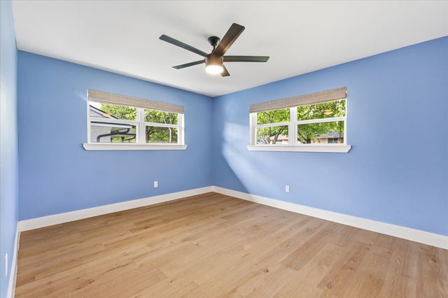 6722 Kingsbury Drive, Dallas, TX 75231