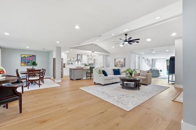 6722 Kingsbury Drive, Dallas, TX 75231