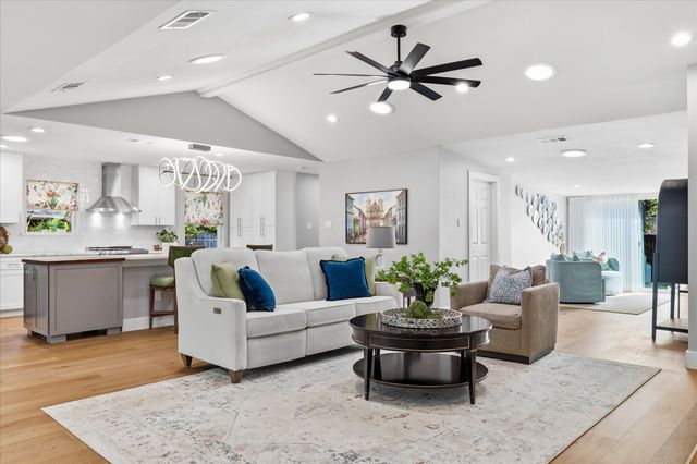 6722 Kingsbury Drive, Dallas, TX 75231