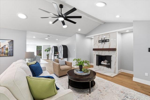 6722 Kingsbury Drive, Dallas, TX 75231