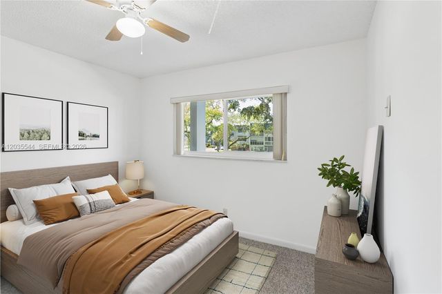 7887 Golf Cir Drive 203, Margate, FL 33063