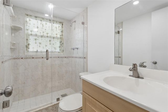 7887 Golf Cir Drive 203, Margate, FL 33063