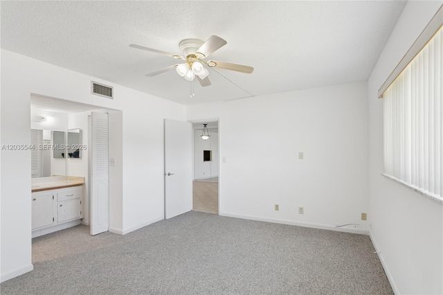 7887 Golf Cir Drive 203, Margate, FL 33063
