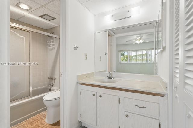 7887 Golf Cir Drive 203, Margate, FL 33063