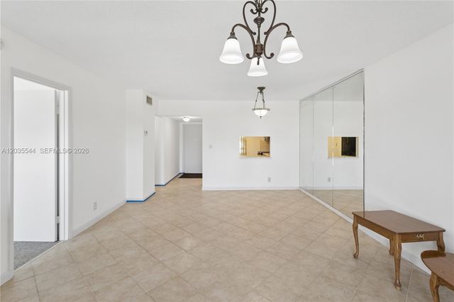 7887 Golf Cir Drive 203, Margate, FL 33063