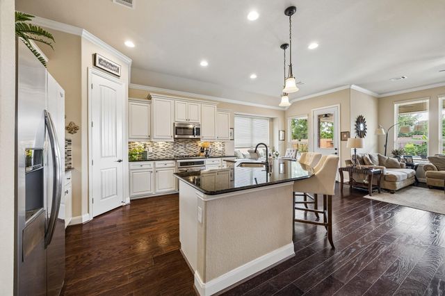 10835 Paula Bluff Lane, Cypress, TX 77433