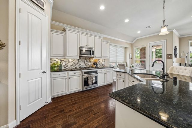10835 Paula Bluff Lane, Cypress, TX 77433