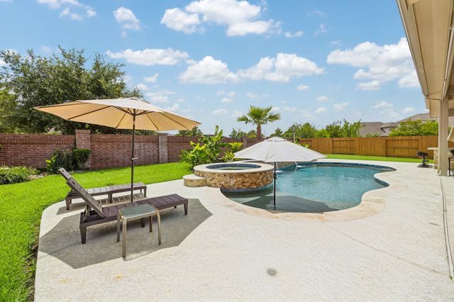 10835 Paula Bluff Lane, Cypress, TX 77433