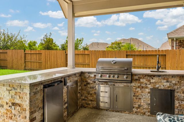10835 Paula Bluff Lane, Cypress, TX 77433