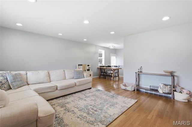 3838 Rainor Court, St Louis, MO 63116