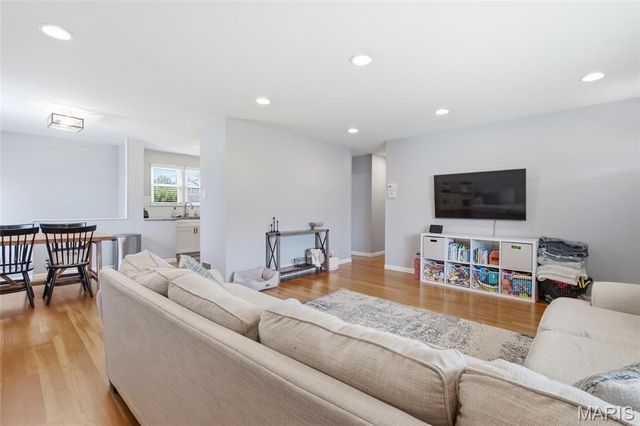 3838 Rainor Court, St Louis, MO 63116
