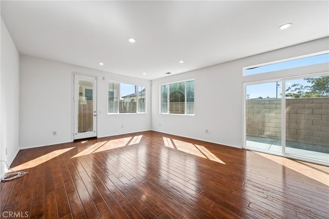 229 E 220th Street, Carson, CA 90745