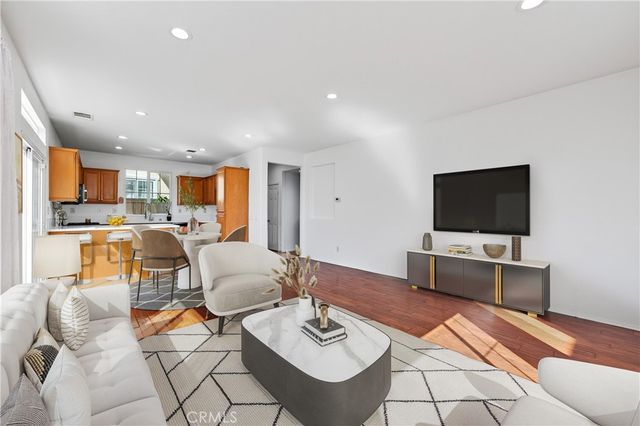 229 E 220th Street, Carson, CA 90745