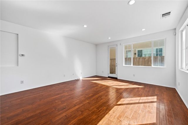 229 E 220th Street, Carson, CA 90745