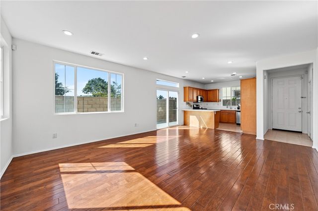 229 E 220th Street, Carson, CA 90745