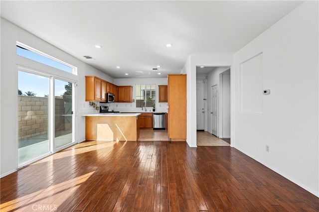 229 E 220th Street, Carson, CA 90745