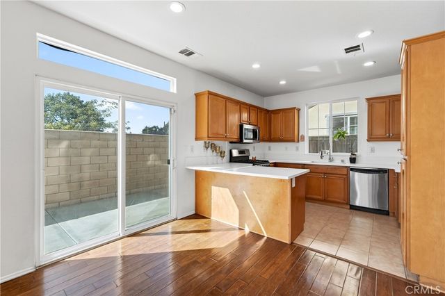 229 E 220th Street, Carson, CA 90745