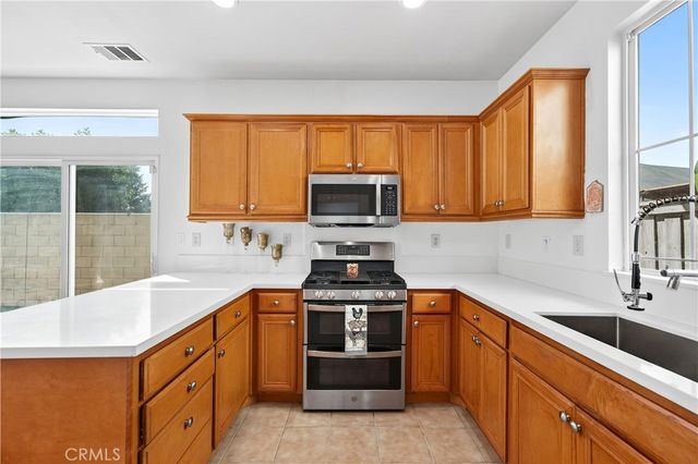 229 E 220th Street, Carson, CA 90745