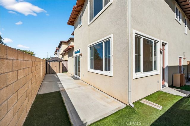 229 E 220th Street, Carson, CA 90745