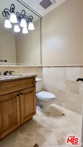 1011 Green Lane, Redondo Beach, CA 90278