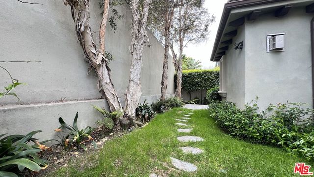 1011 Green Lane, Redondo Beach, CA 90278