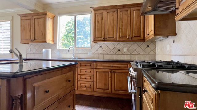 1011 Green Lane, Redondo Beach, CA 90278