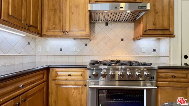 1011 Green Lane, Redondo Beach, CA 90278