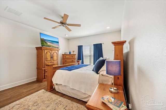 9303 Salter Rd, Pace, FL 32571