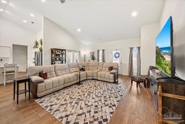 9303 Salter Rd, Pace, FL 32571