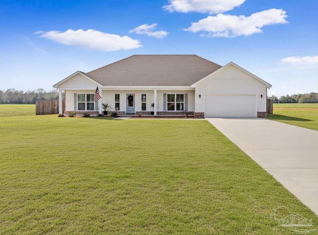 9303 Salter Rd, Pace, FL 32571