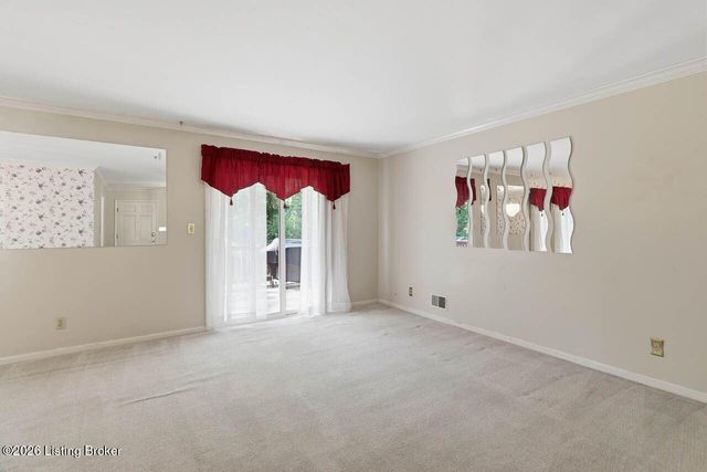 6922 Norlynn Dr, Louisville, KY 40228