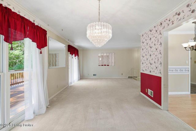 6922 Norlynn Dr, Louisville, KY 40228